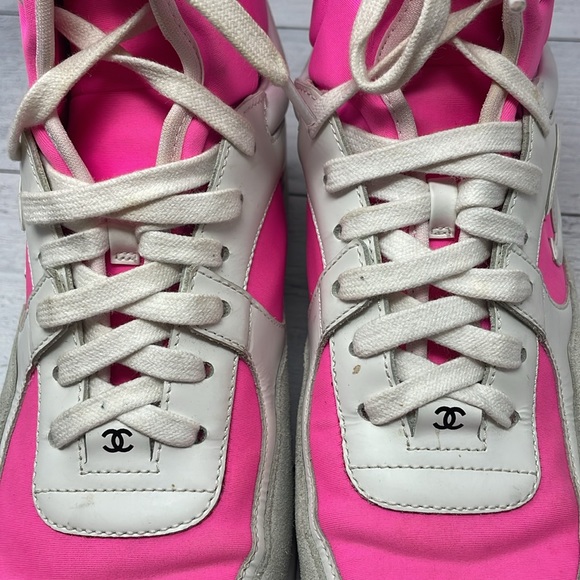 Chanel Suede High Top Sneakers in Pink G33726 38 S52 - Picture 13 of 14